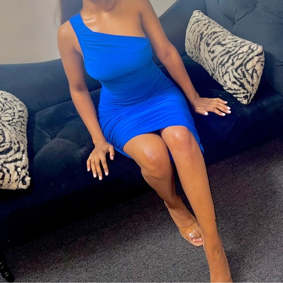 Two beautiful royal blue dress available in sizes 0 and 16. - Picture 2 of 3